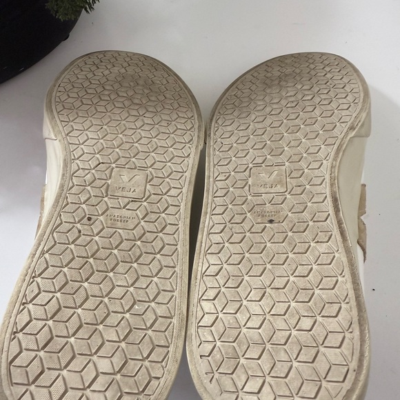 Veja Women's Cream and Tan Sneakers - Picture 7 of 7